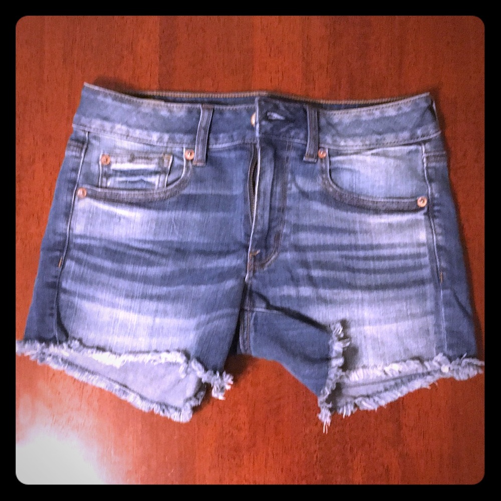 Super cute American Eagle Cutoff Midi jean shorts